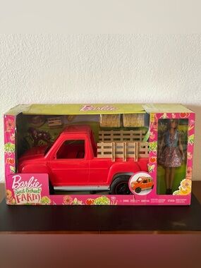 2018 Barbie Bright Red Farm Pickup Truck with Wooden-style Rails/Barbie/Acces